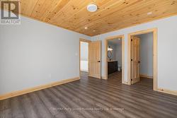 Principal BR walk in closet/ensuite bath -