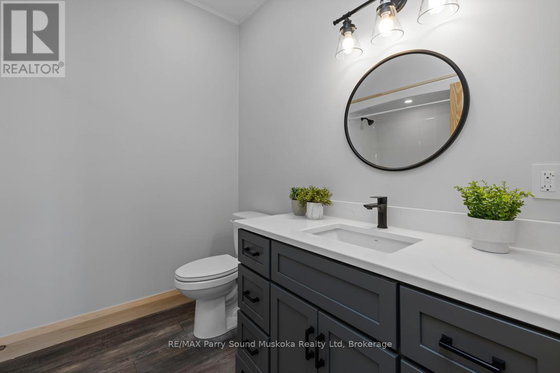 Main bath 4 pc - 49 Hardies Road, Mckellar, ON - Indoor Photo Showing Bathroom