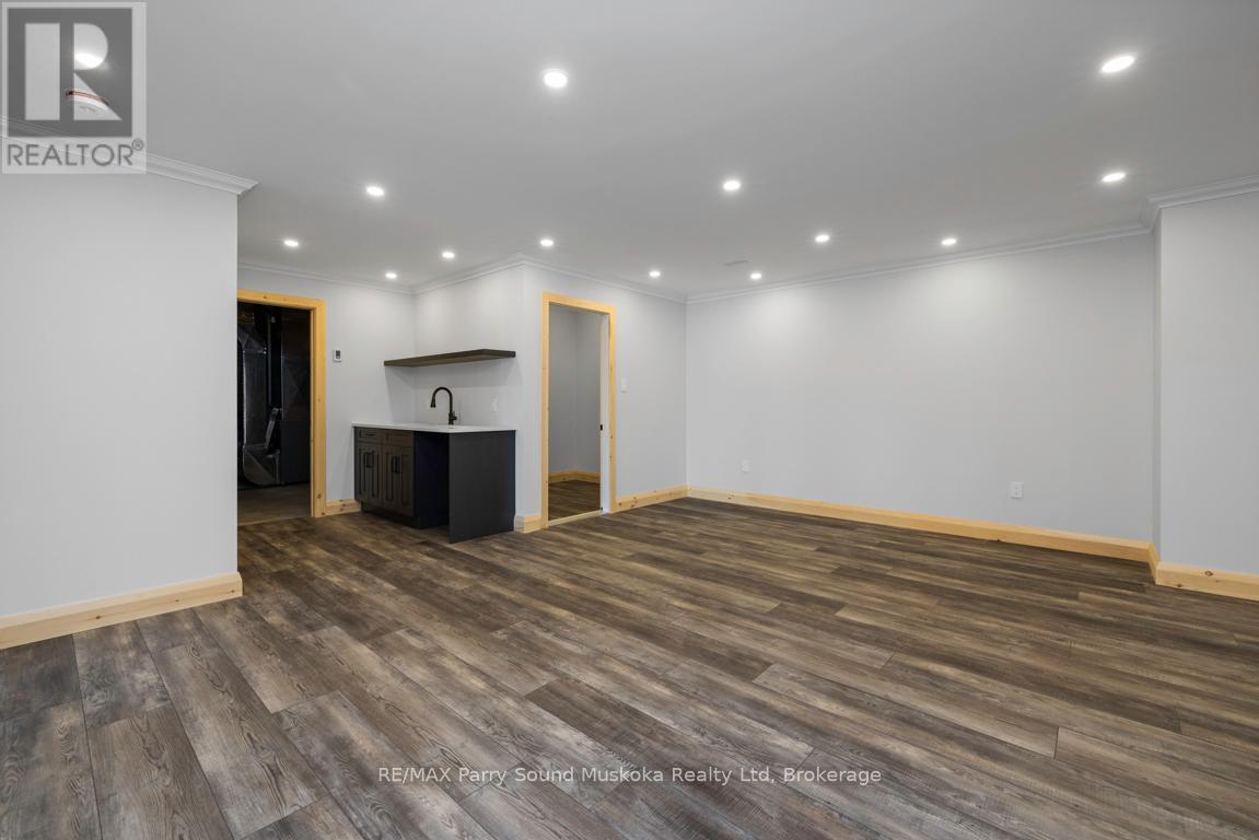 49 Hardies Road, Mckellar, ON - Indoor Photo Showing Other Room