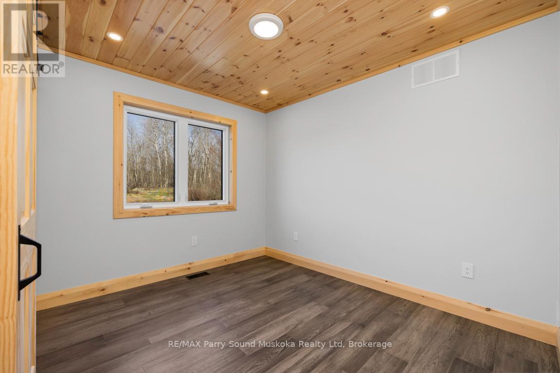 49 Hardies Road, Mckellar, ON - Indoor Photo Showing Other Room