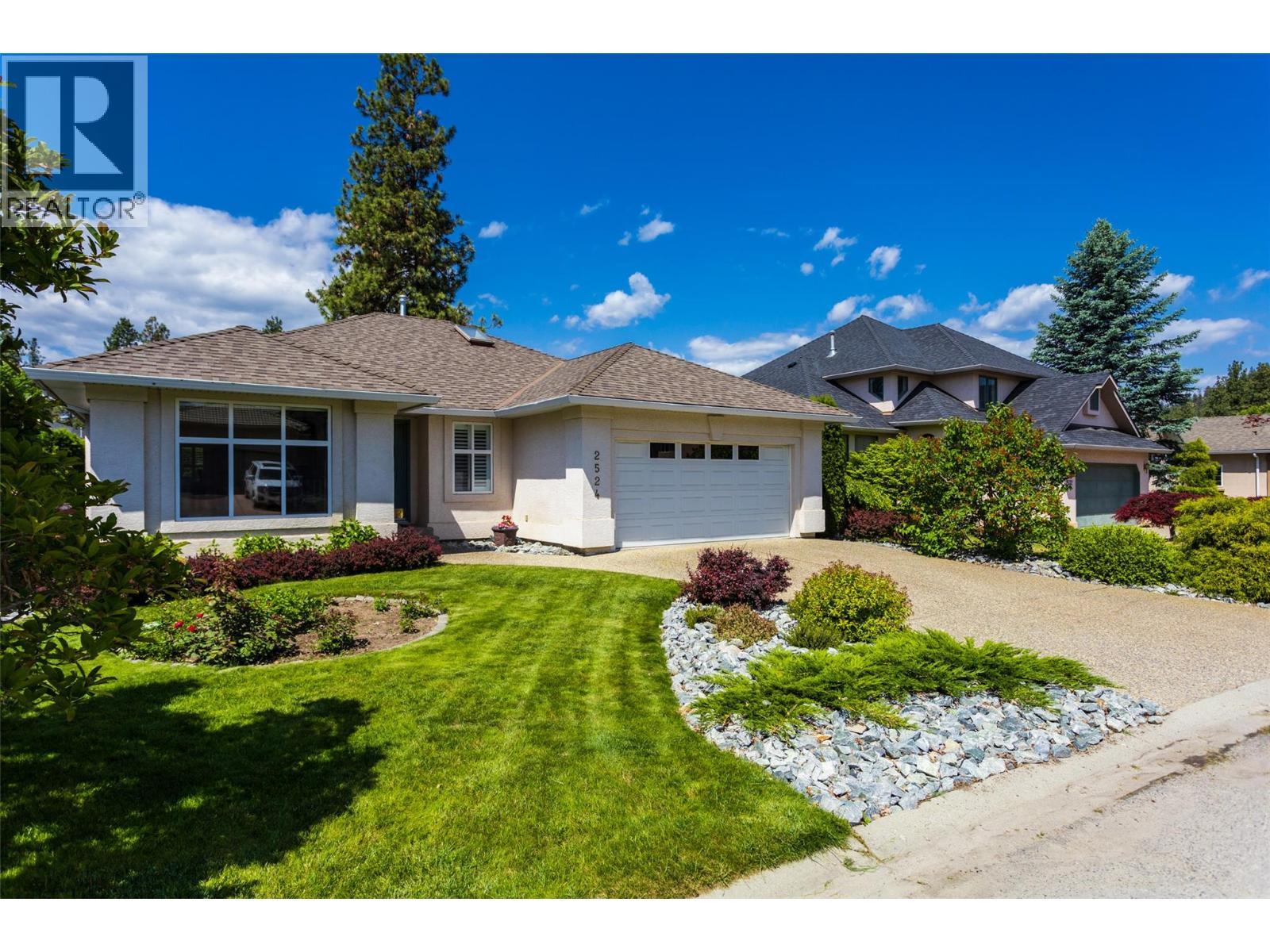 2524 Quail Lane, Kelowna, BC - Outdoor With Facade