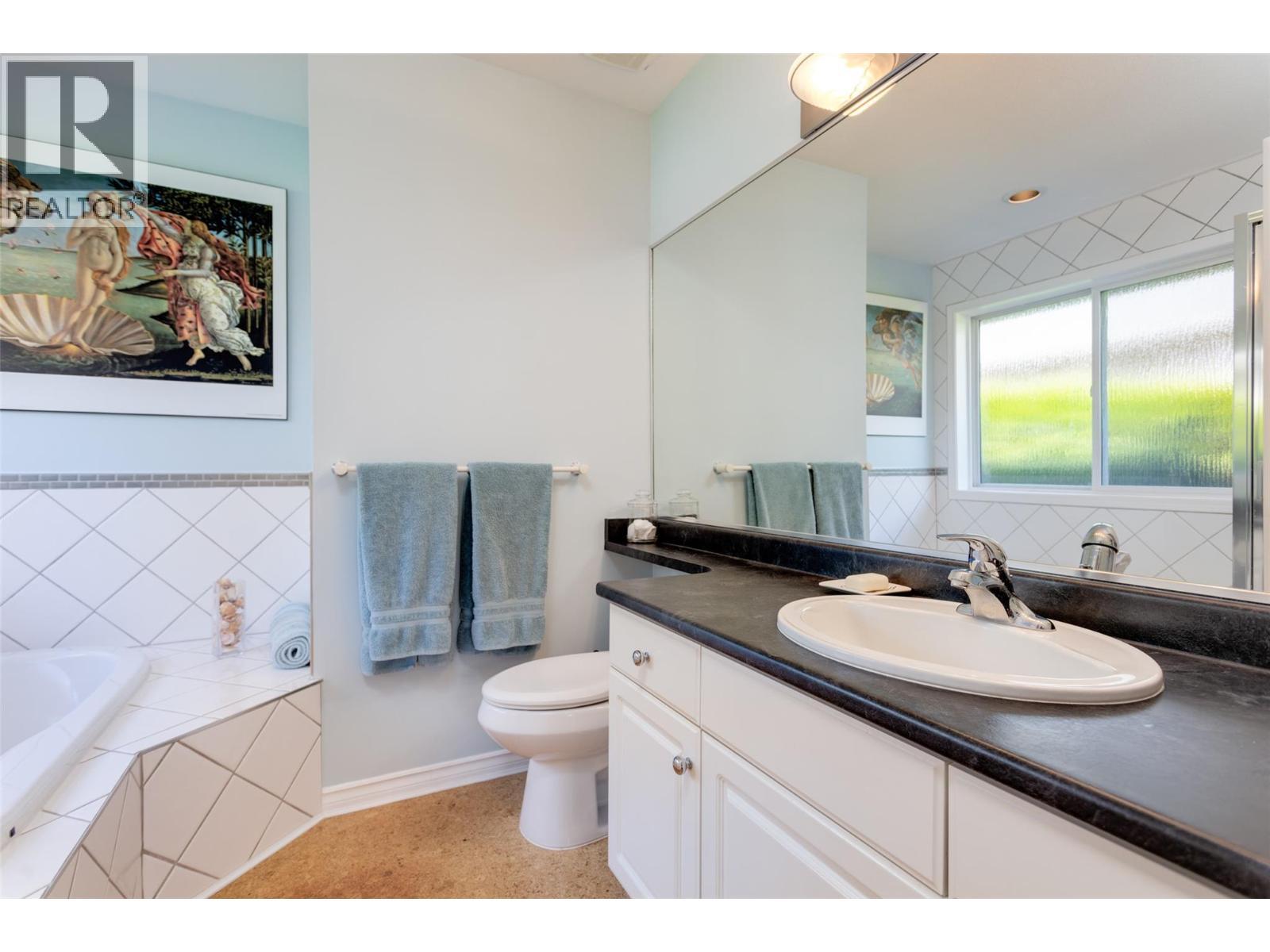2524 Quail Lane, Kelowna, BC - Indoor Photo Showing Bathroom