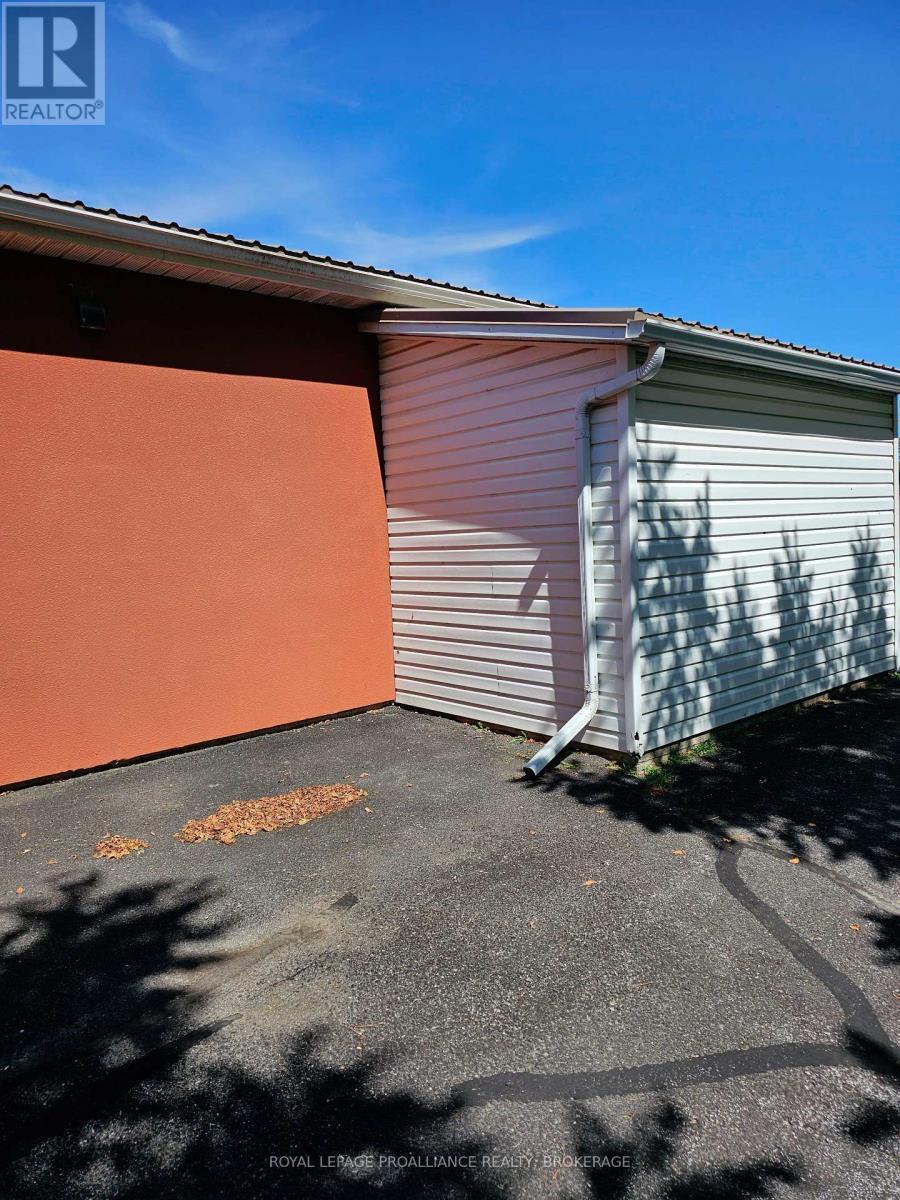 666 Collins Bay Road, Kingston (South Of Taylor-Kidd Blvd), ON