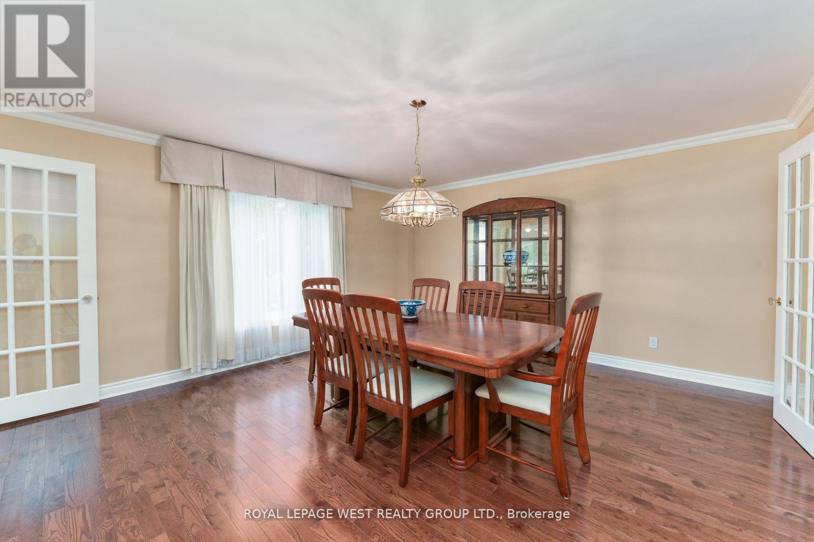 1745 Bridewell Court, Mississauga, ON - Indoor Photo Showing Dining Room