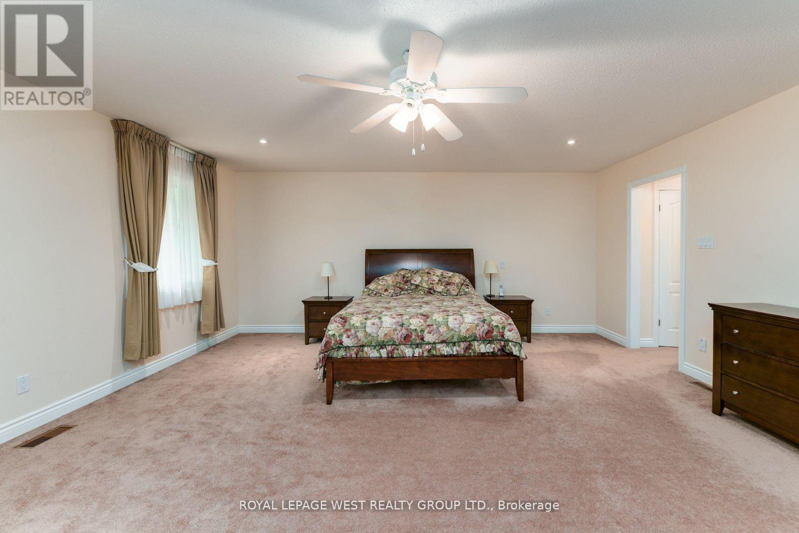 1745 Bridewell Court, Mississauga, ON - Indoor Photo Showing Bedroom