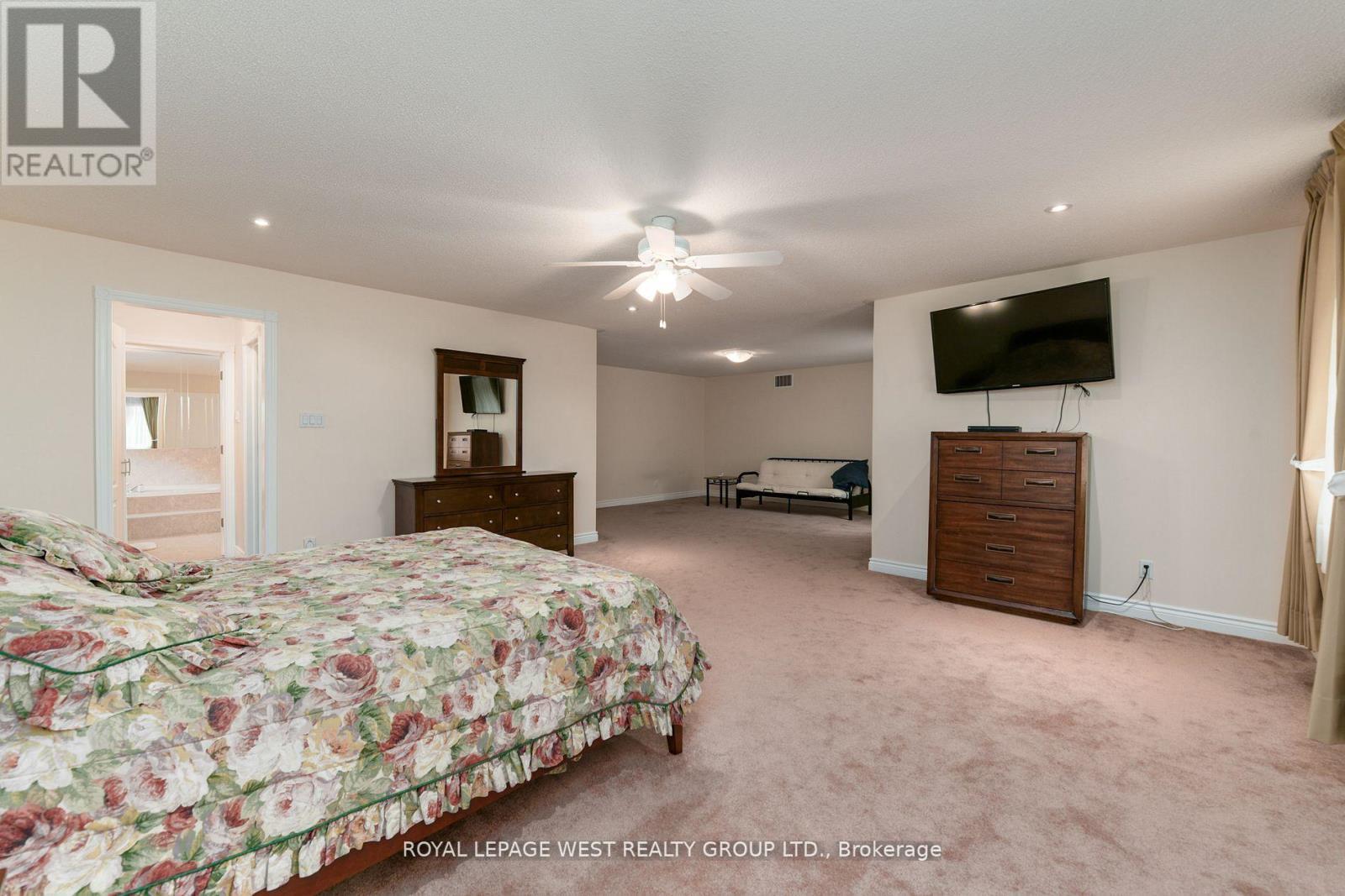 1745 Bridewell Court, Mississauga, ON - Indoor Photo Showing Bedroom