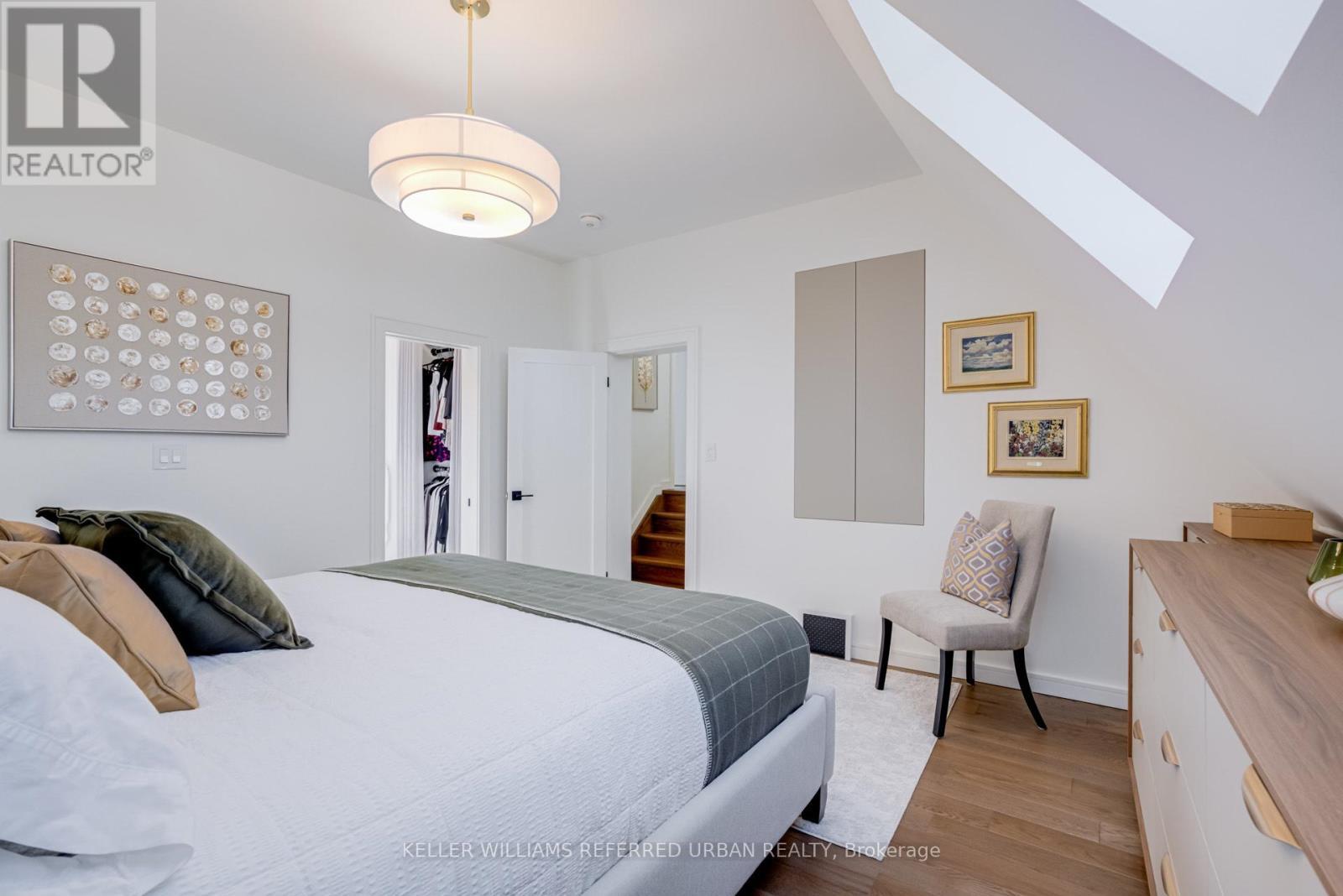 12 Wesley Avenue, Mississauga, ON - Indoor Photo Showing Bedroom