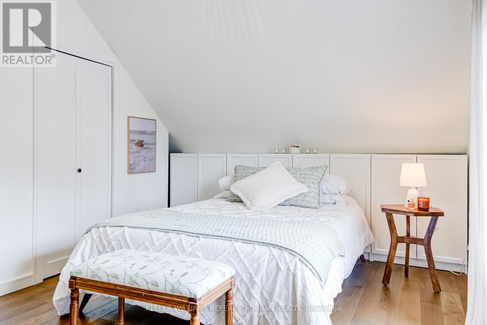 12 Wesley Avenue, Mississauga, ON - Indoor Photo Showing Bedroom