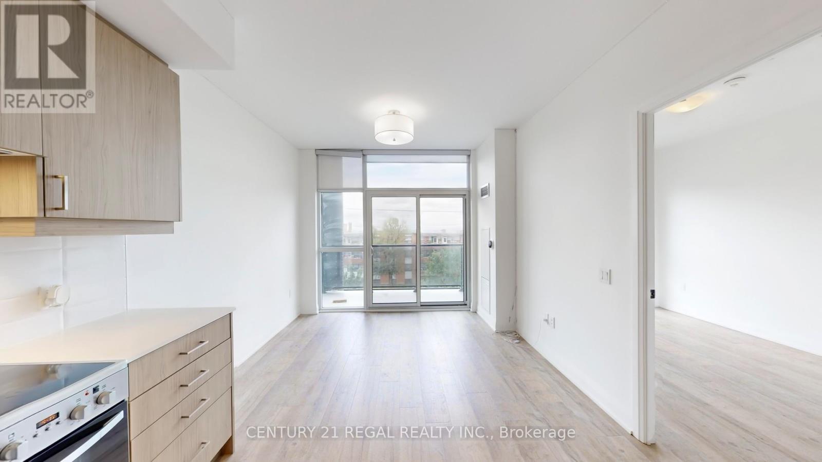 314 - 50 George Butchart Drive, Toronto, ON - Indoor Photo Showing Kitchen