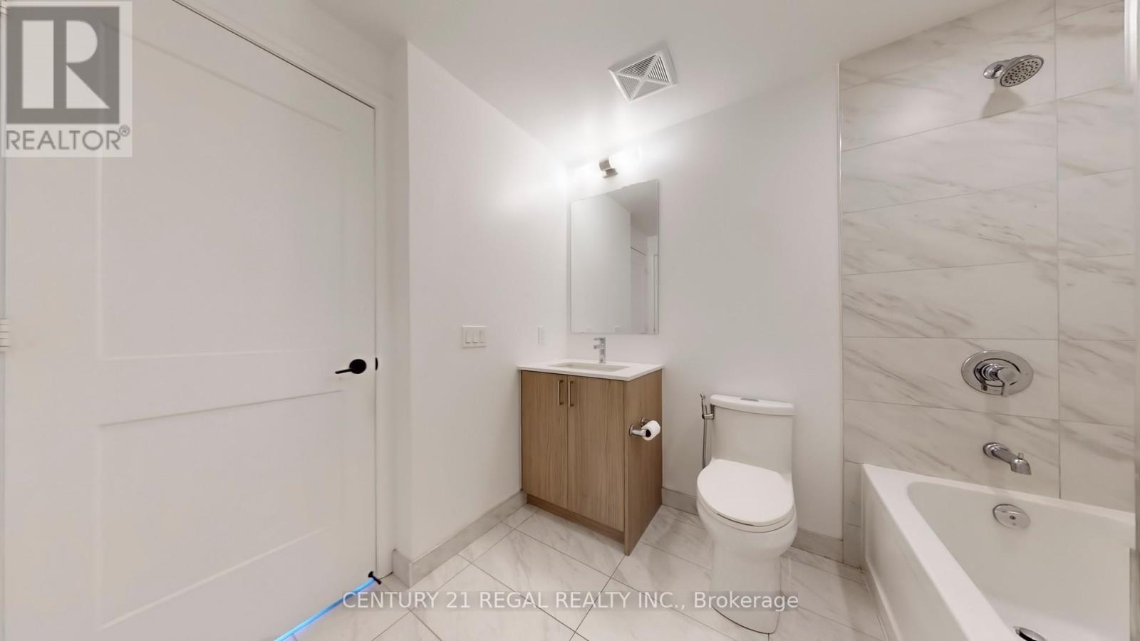 314 - 50 George Butchart Drive, Toronto, ON - Indoor Photo Showing Bathroom