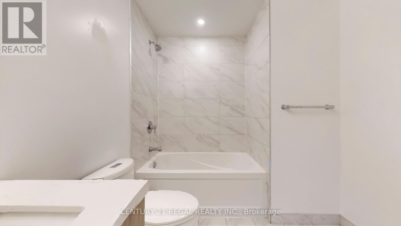 314 - 50 George Butchart Drive, Toronto, ON - Indoor Photo Showing Bathroom