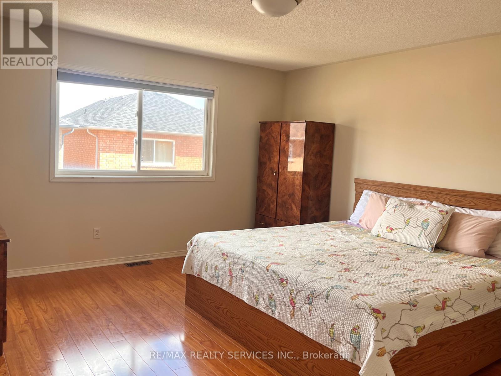 94 Four Seasons Circle, Brampton, ON - Indoor Photo Showing Bedroom
