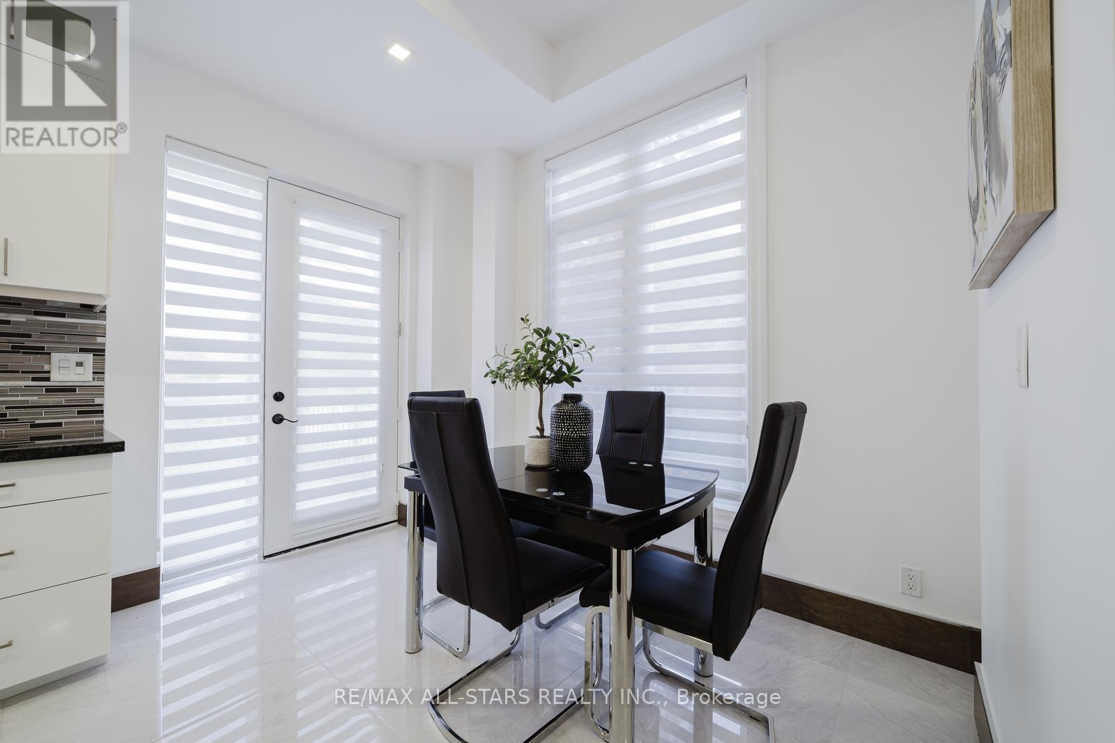 26 Lancer Drive, Vaughan, ON - Indoor Photo Showing Dining Room