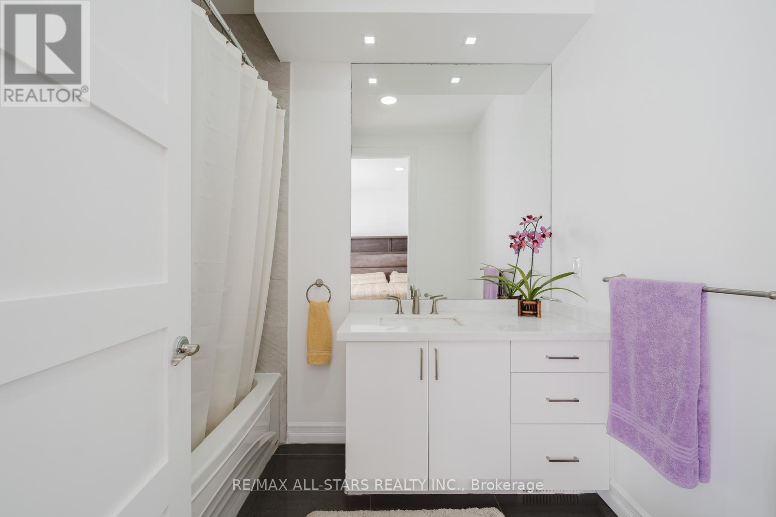 26 Lancer Drive, Vaughan, ON - Indoor Photo Showing Bathroom