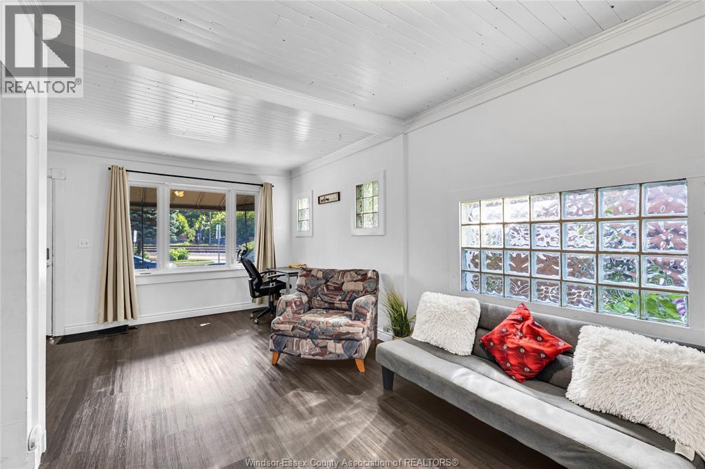 1757 Pierre, Windsor, ON - Indoor Photo Showing Living Room