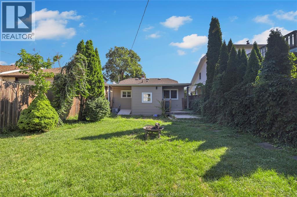 1757 Pierre, Windsor, ON - Outdoor