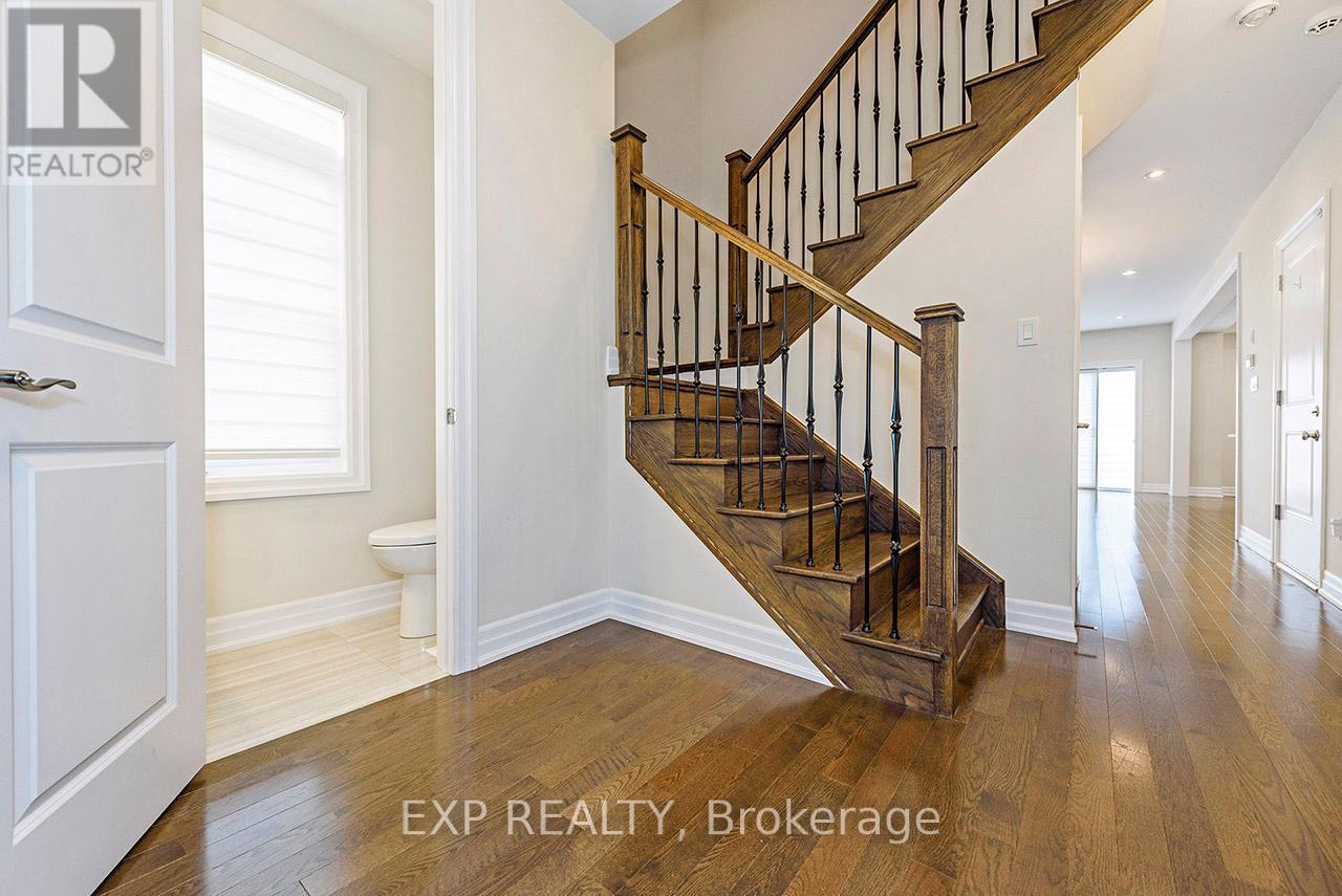 35 Windsor Circle, Niagara-On-The-Lake, ON - Indoor Photo Showing Other Room