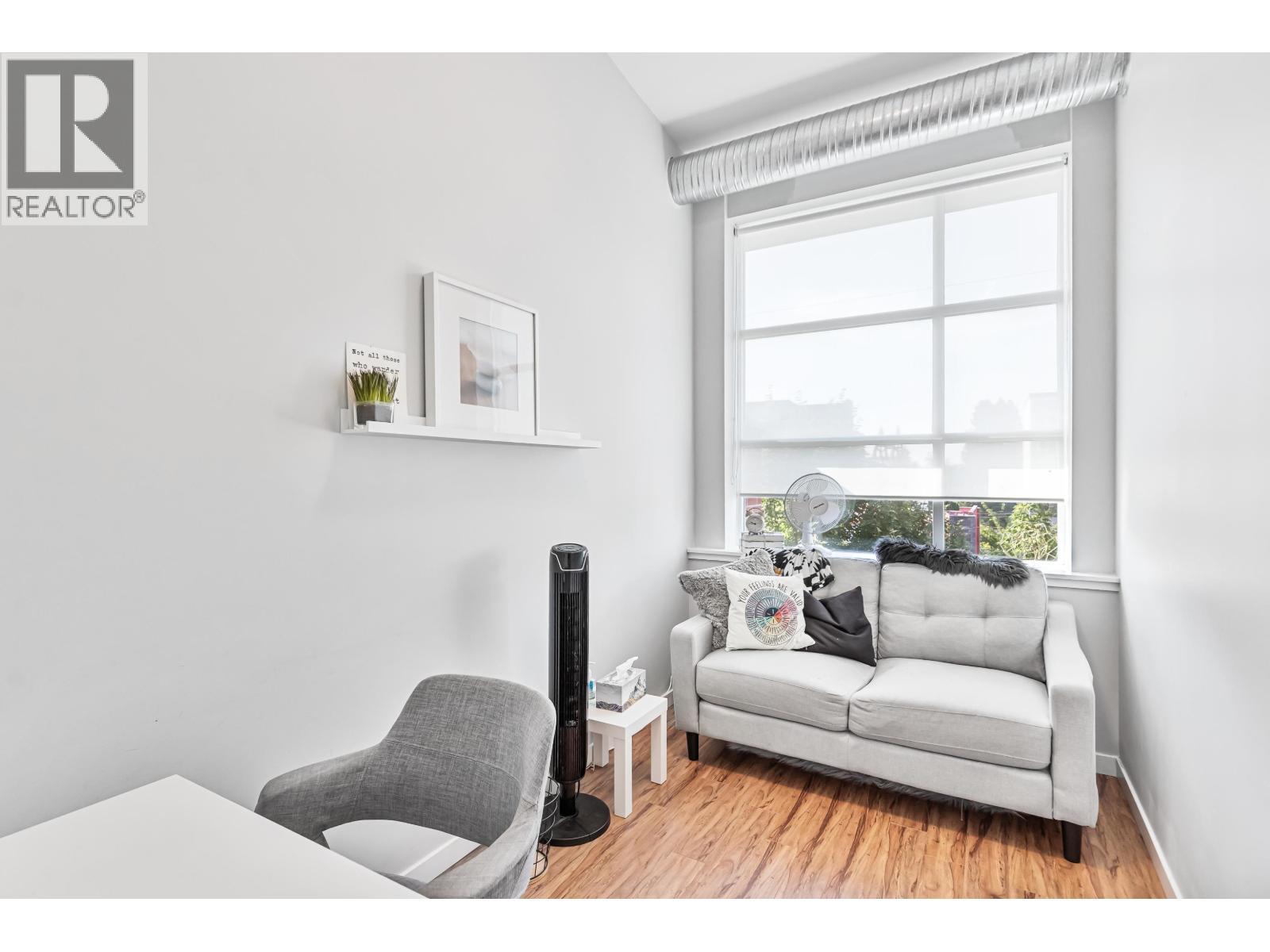 201 22320 Lougheed Highway, Maple Ridge, BC