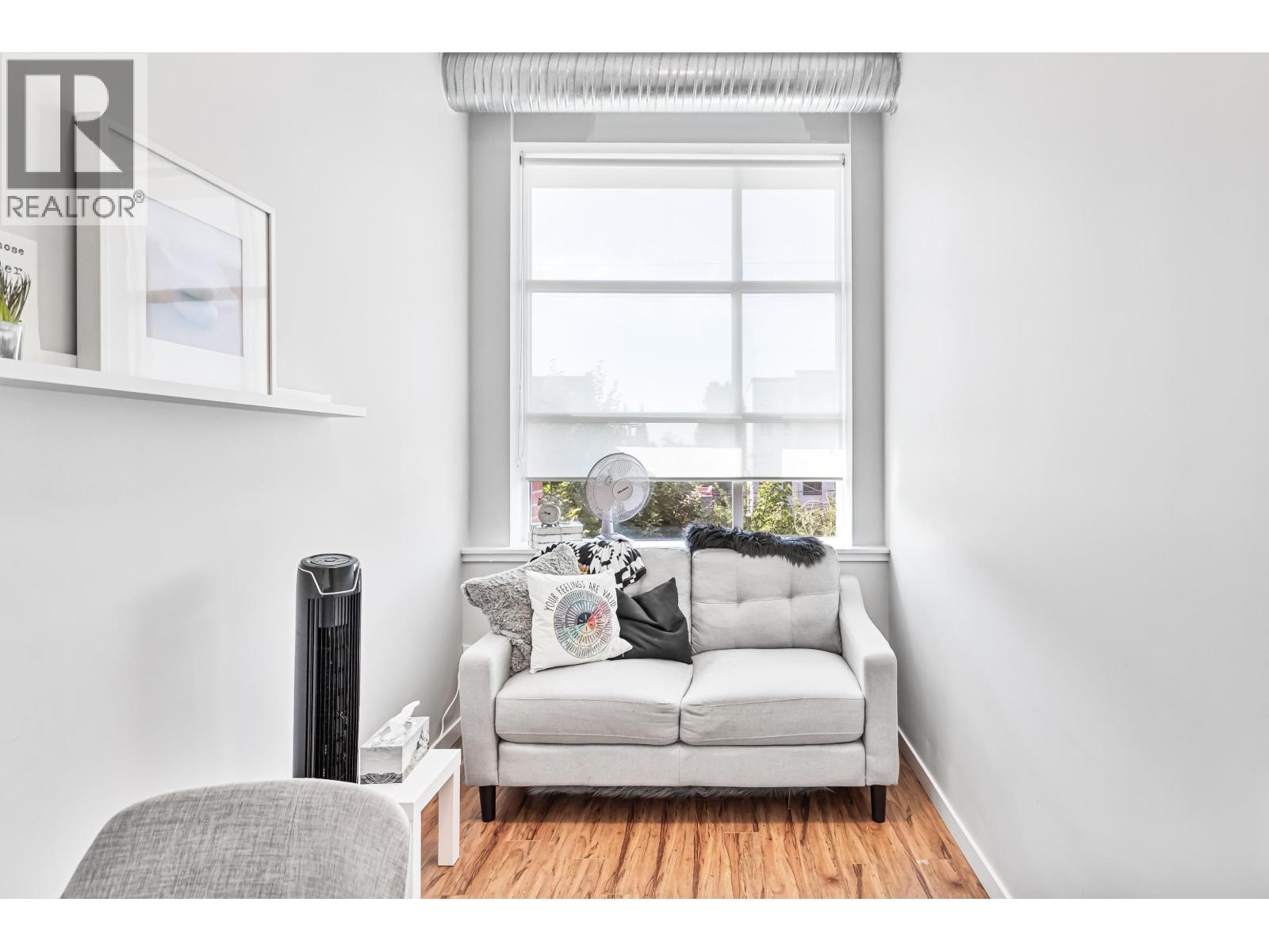 201 22320 Lougheed Highway, Maple Ridge, BC