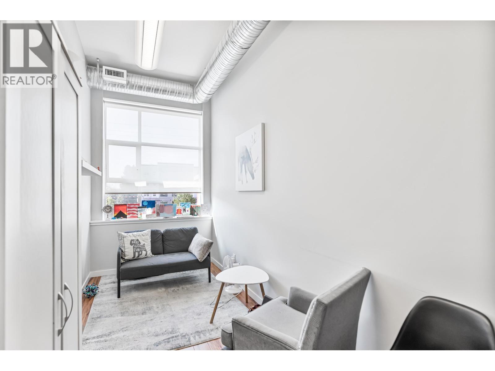 201 22320 Lougheed Highway, Maple Ridge, BC