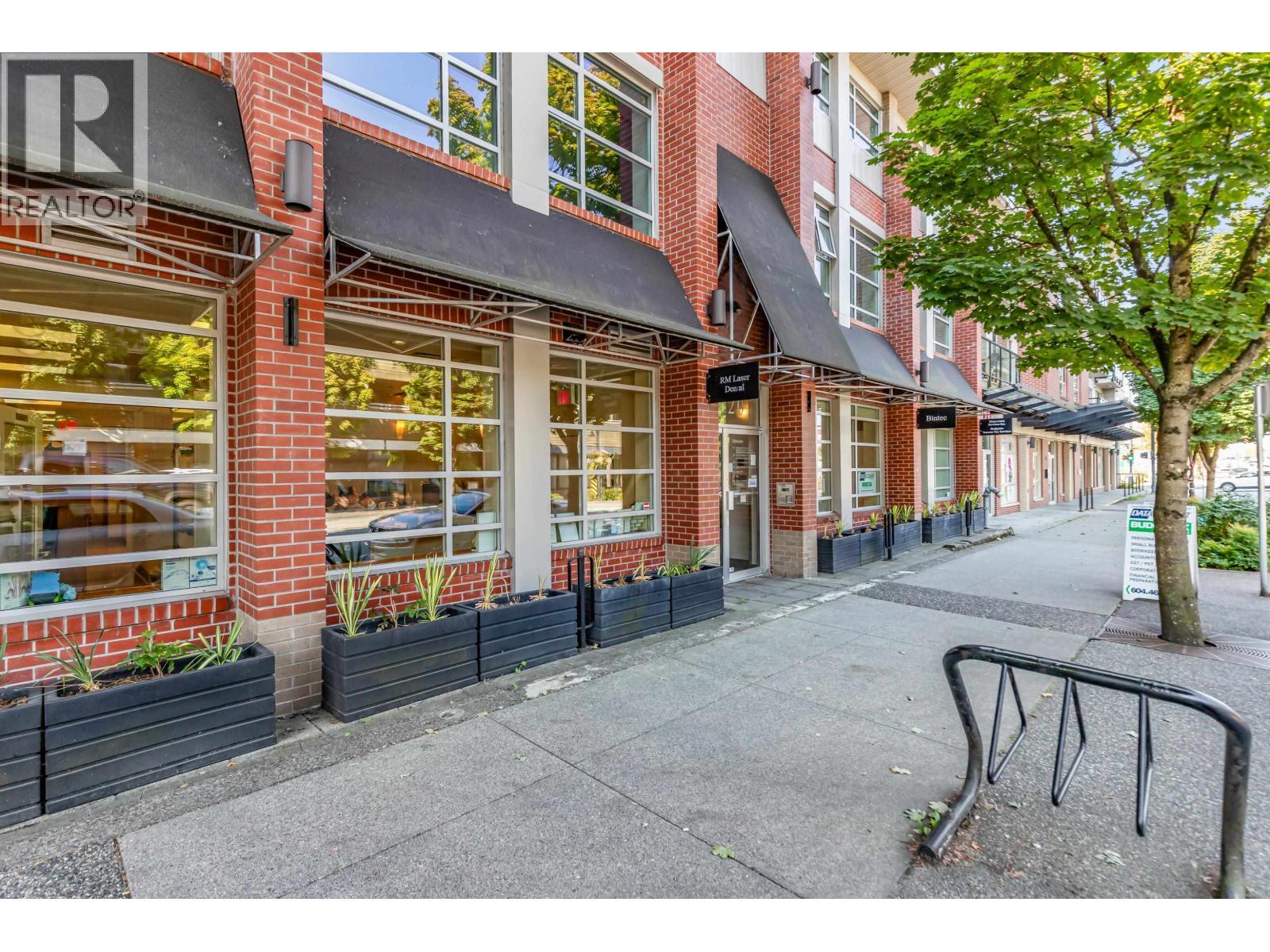 201 22320 Lougheed Highway, Maple Ridge, BC