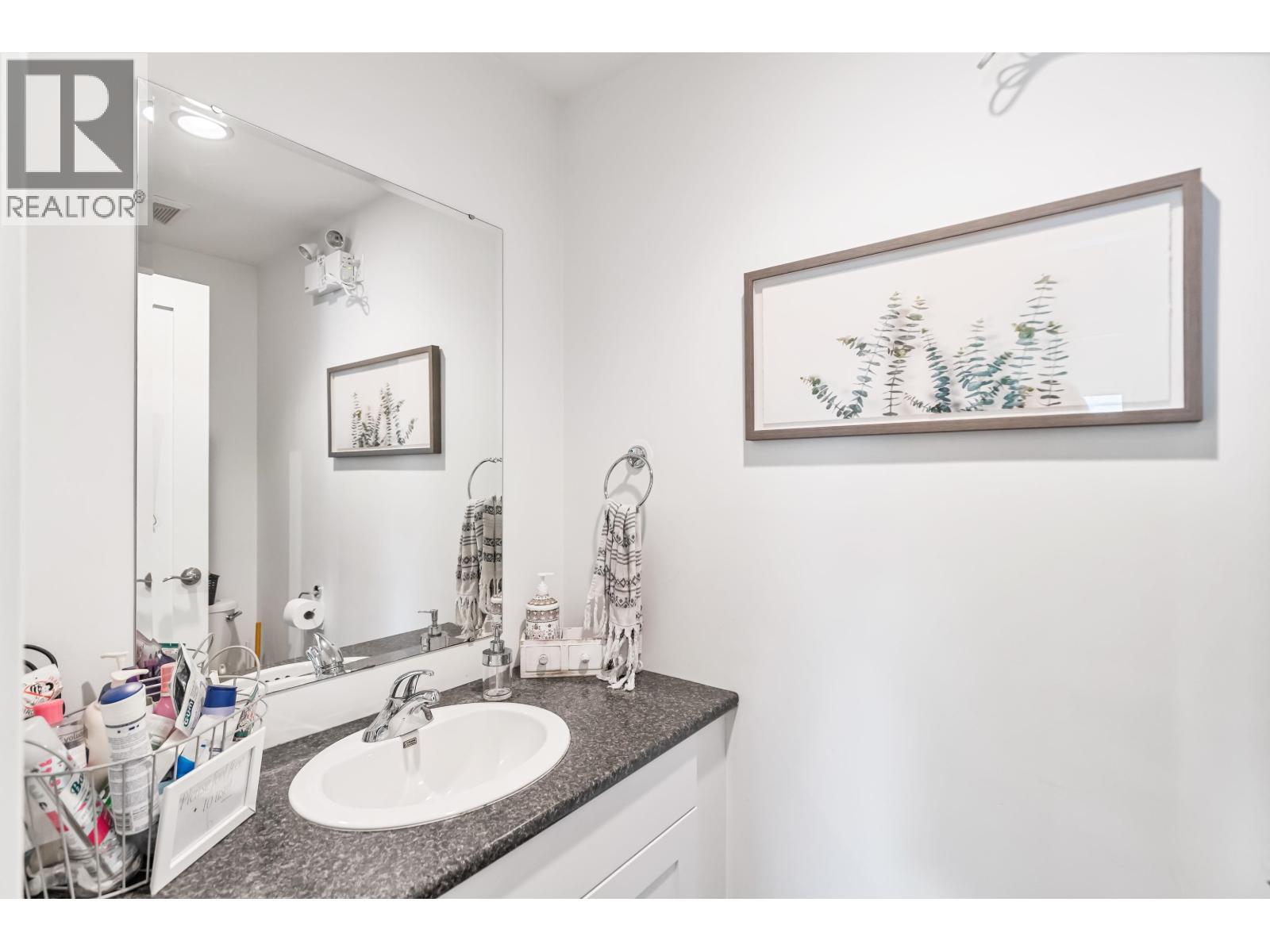 201 22320 Lougheed Highway, Maple Ridge, BC