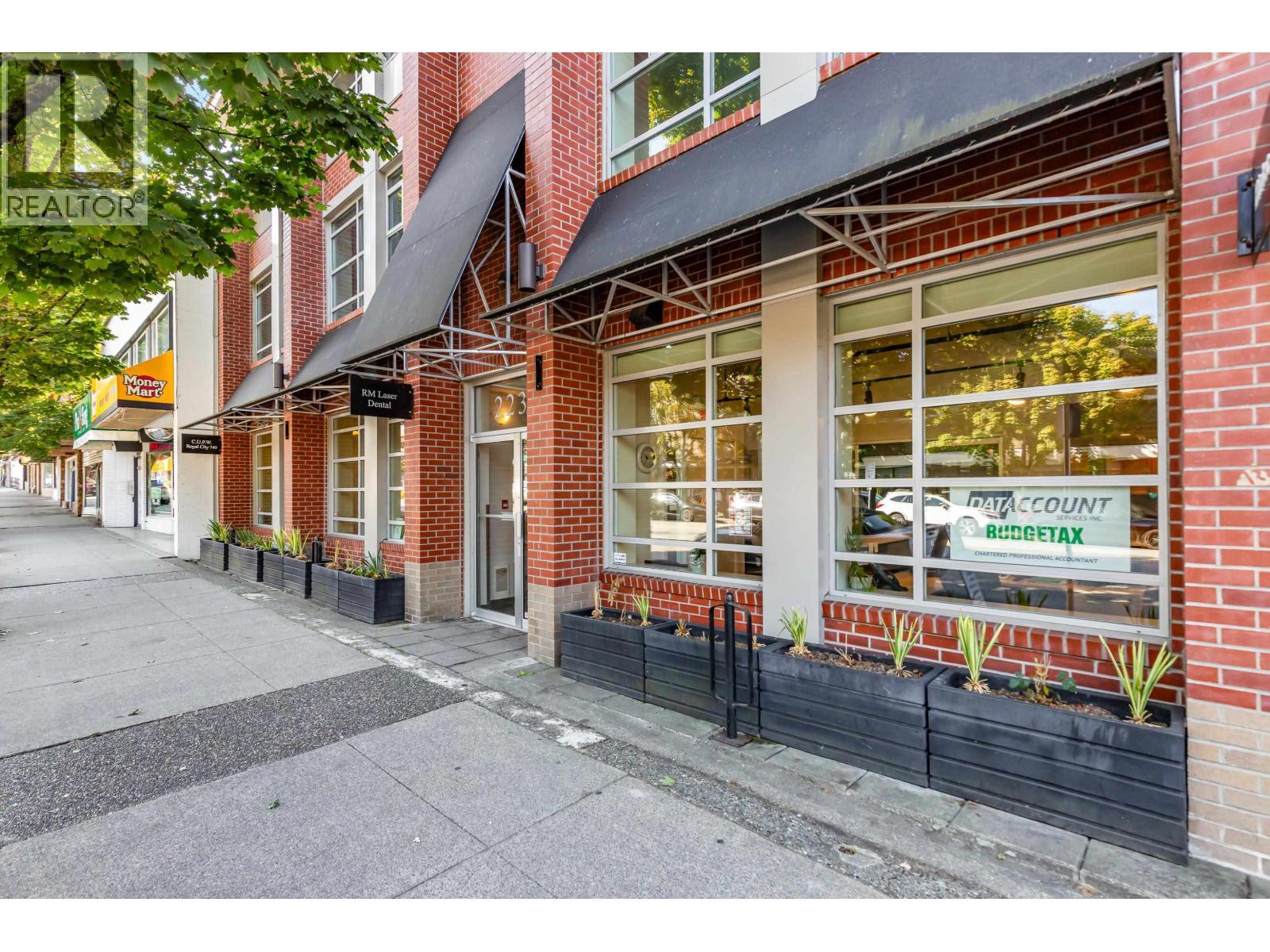 201 22320 Lougheed Highway, Maple Ridge, BC