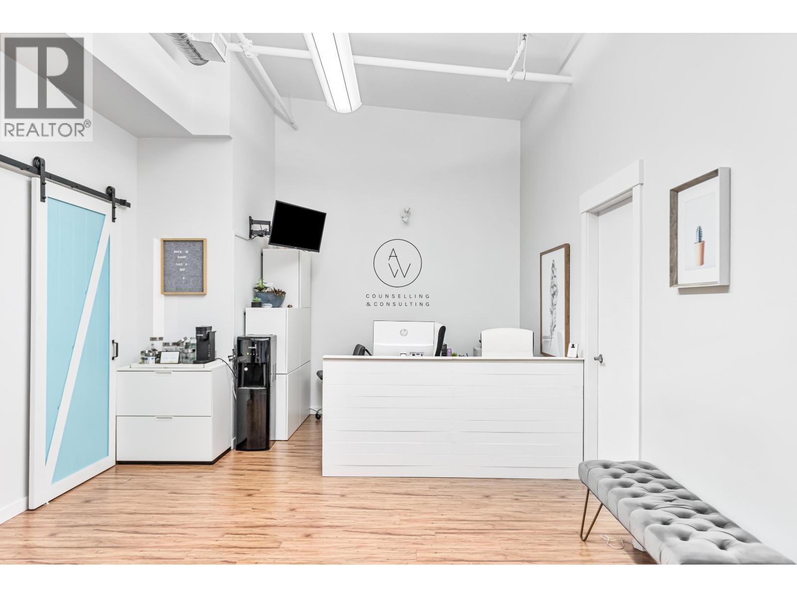 201 22320 Lougheed Highway, Maple Ridge, BC