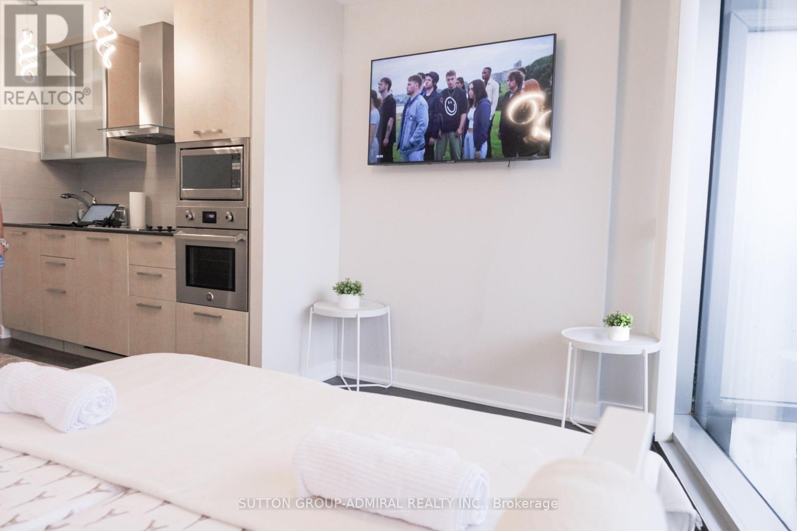 4908 - 12 York Street, Toronto, ON - Indoor