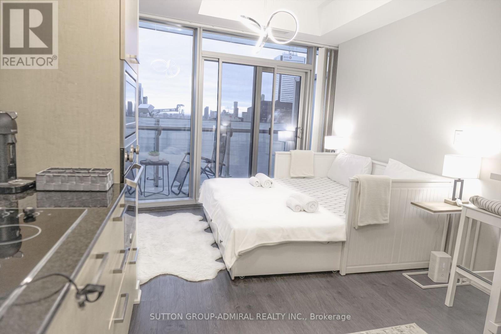 4908 - 12 York Street, Toronto, ON - Indoor Photo Showing Bedroom