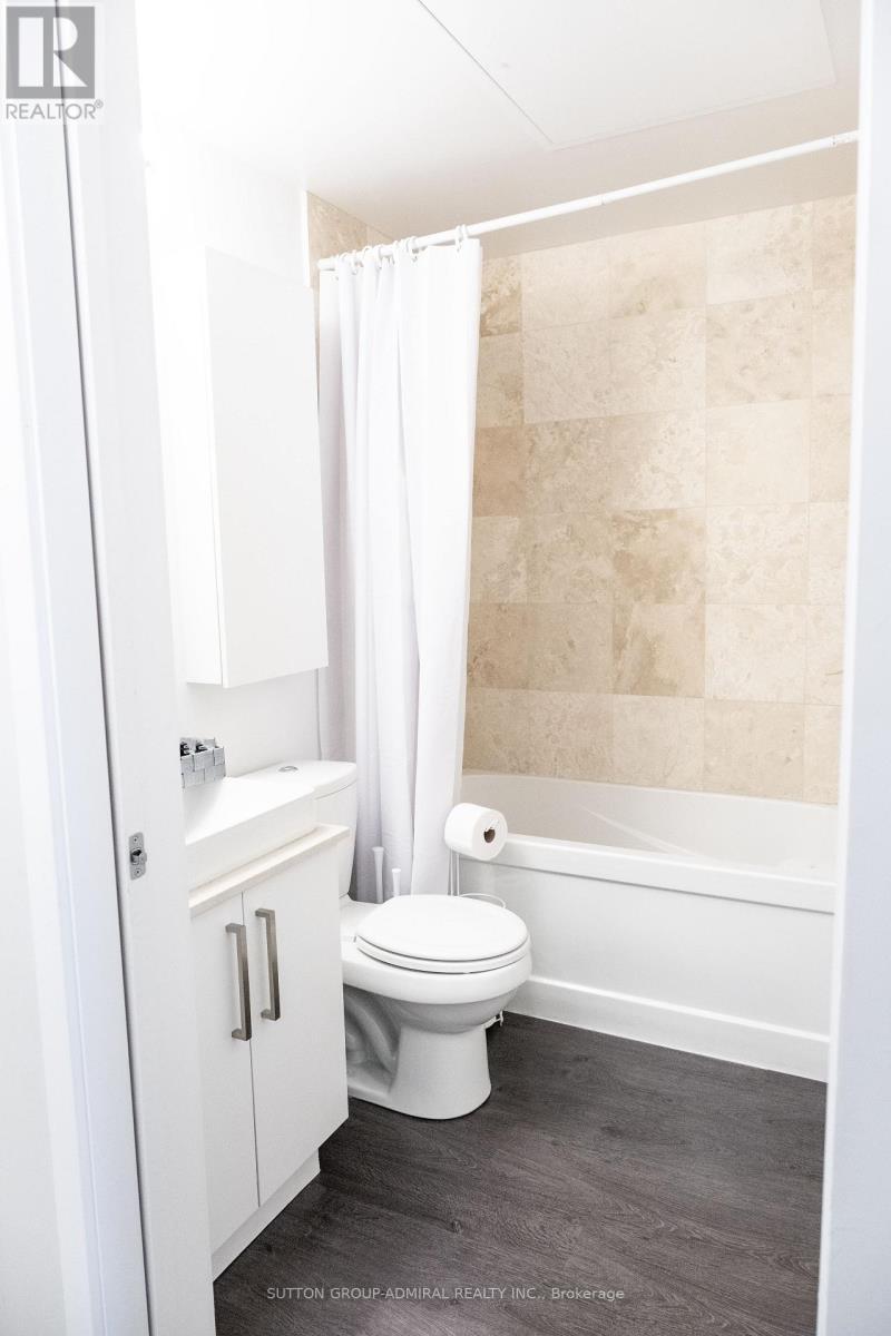 4908 - 12 York Street, Toronto, ON - Indoor Photo Showing Bathroom