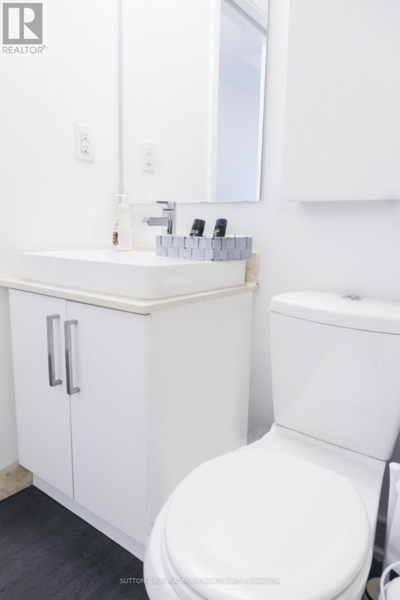 4908 - 12 York Street, Toronto, ON - Indoor Photo Showing Bathroom
