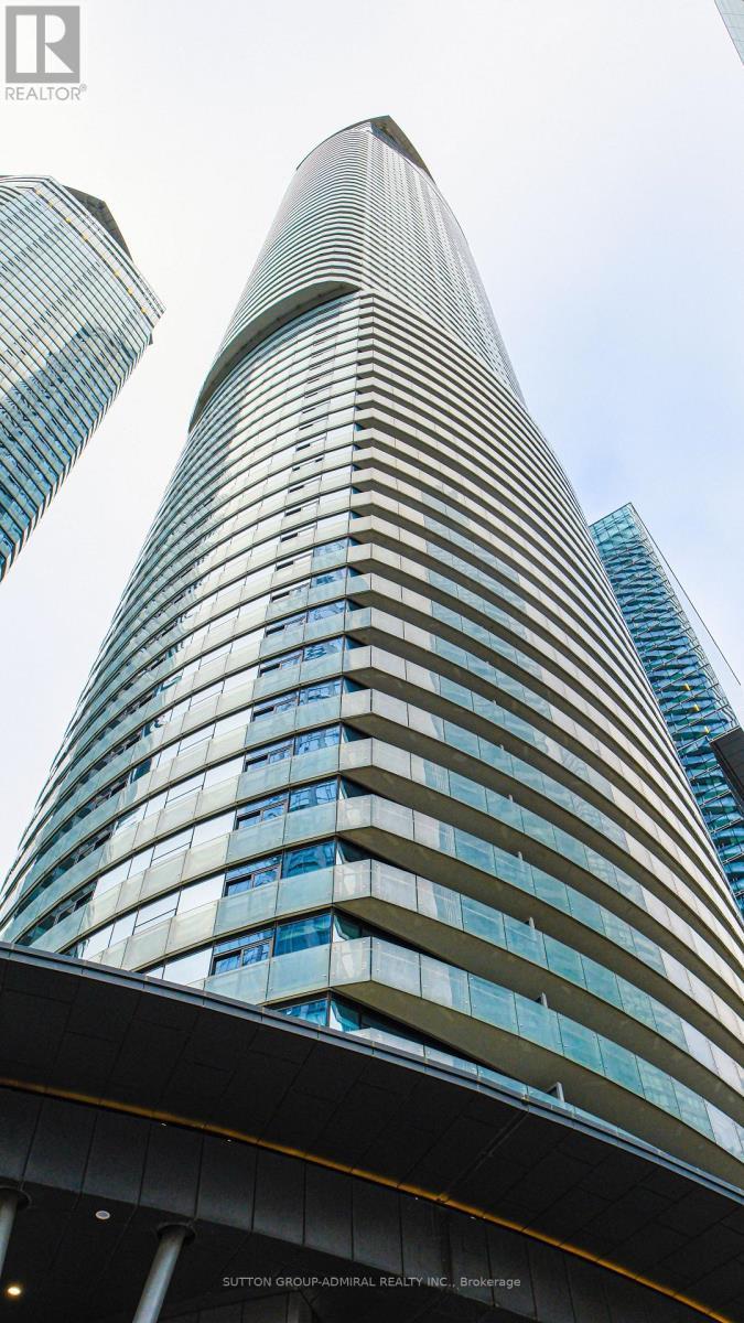 4908 - 12 York Street, Toronto, ON - Outdoor