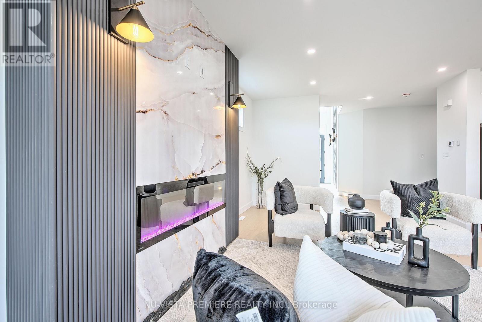 4282 Liberty Crossing, London South (South V), ON - Indoor