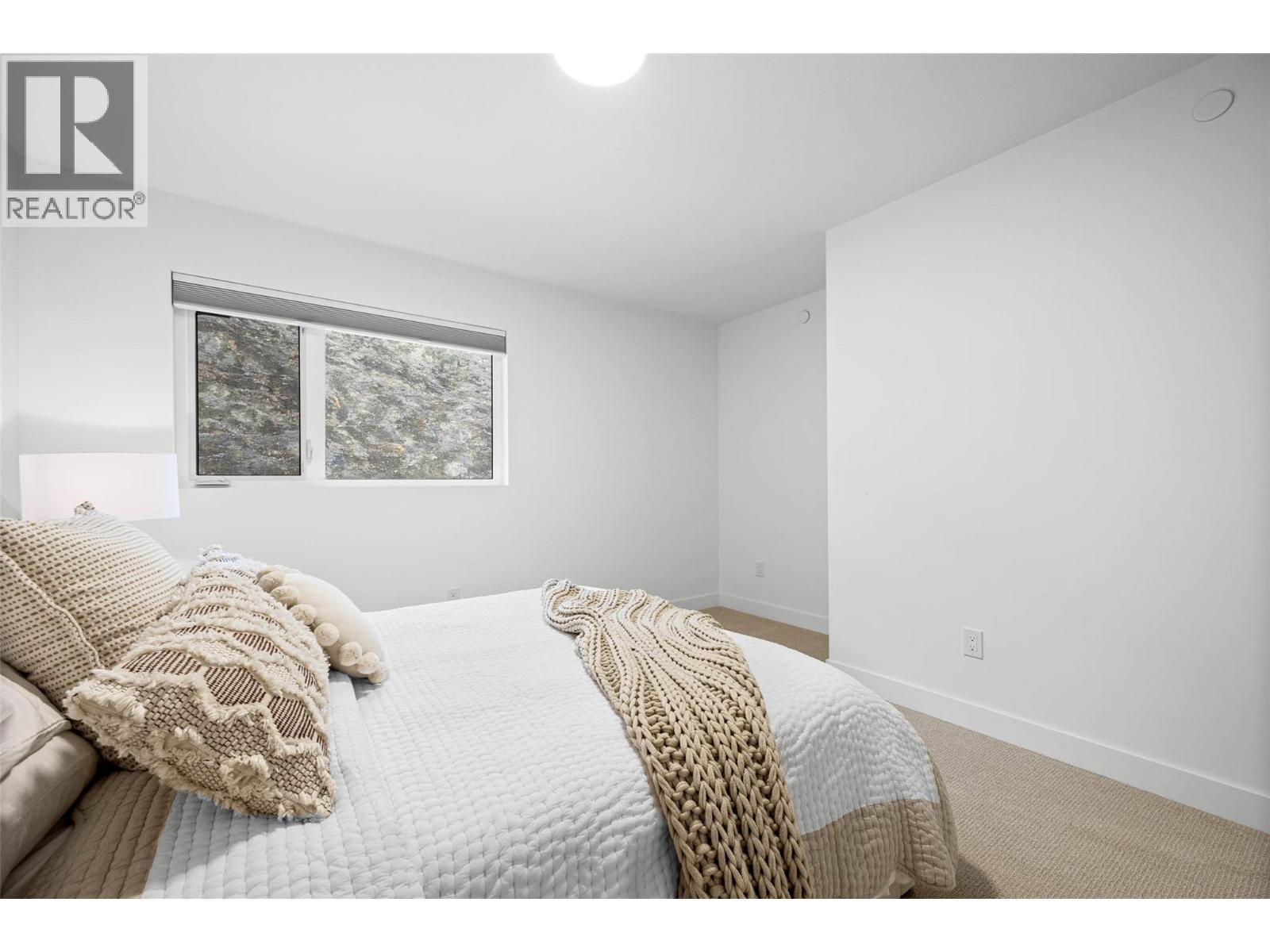 5026 Sun Rivers Drive, Kamloops, BC - Indoor Photo Showing Bedroom