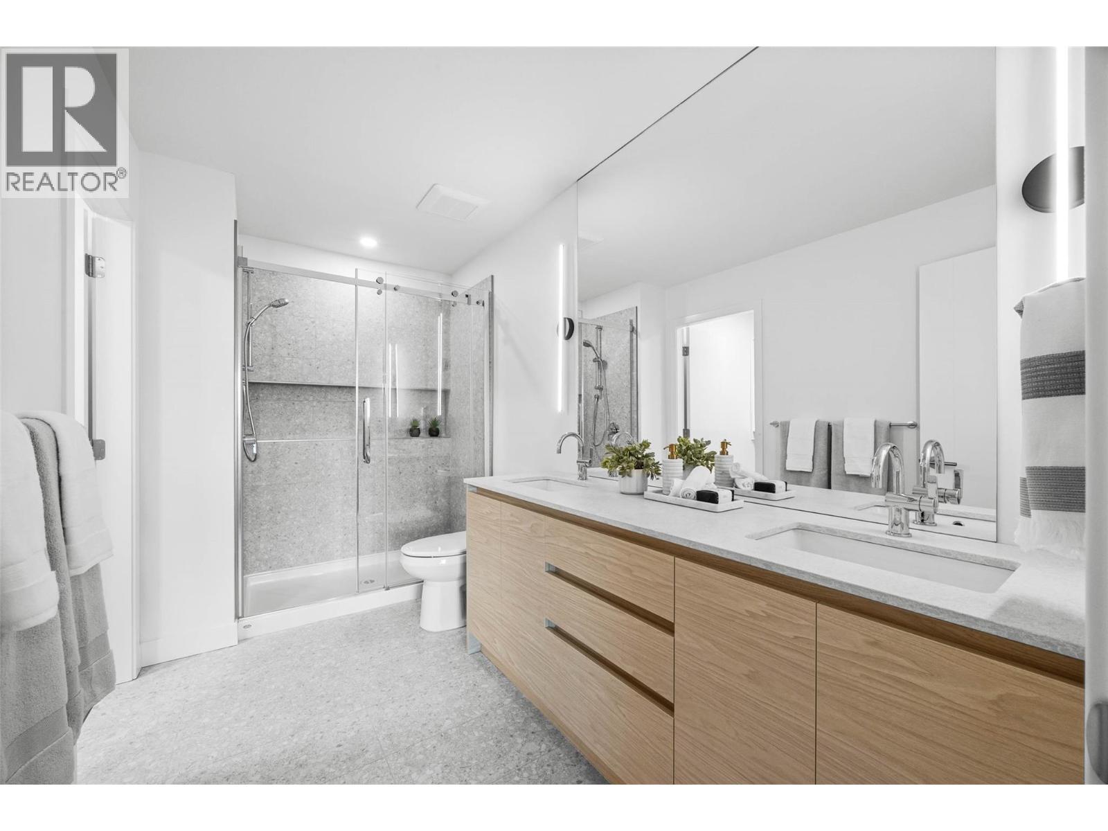 5026 Sun Rivers Drive, Kamloops, BC - Indoor Photo Showing Bathroom