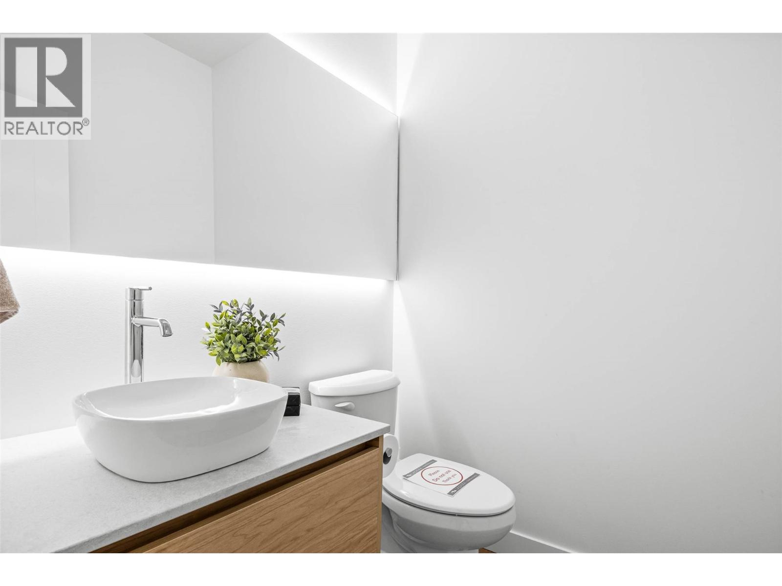 5026 Sun Rivers Drive, Kamloops, BC - Indoor Photo Showing Bathroom