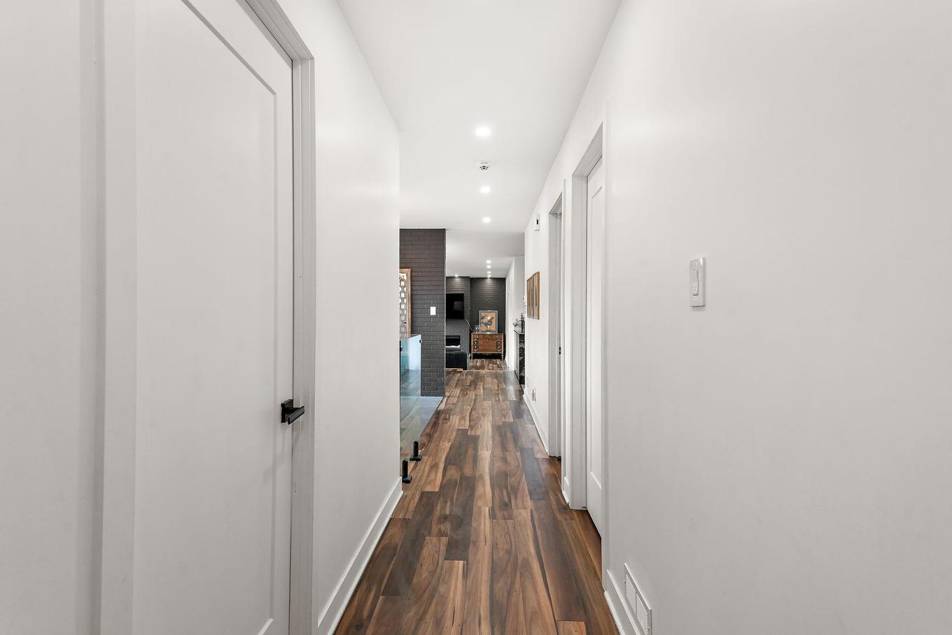Hall d'entrée/Vestibule - 845 Rue Abbott, Montréal (Saint-Laurent), QC - Indoor Photo Showing Other Room