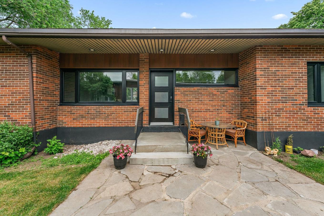 Façade - 845 Rue Abbott, Montréal (Saint-Laurent), QC - Outdoor With Deck Patio Veranda With Exterior