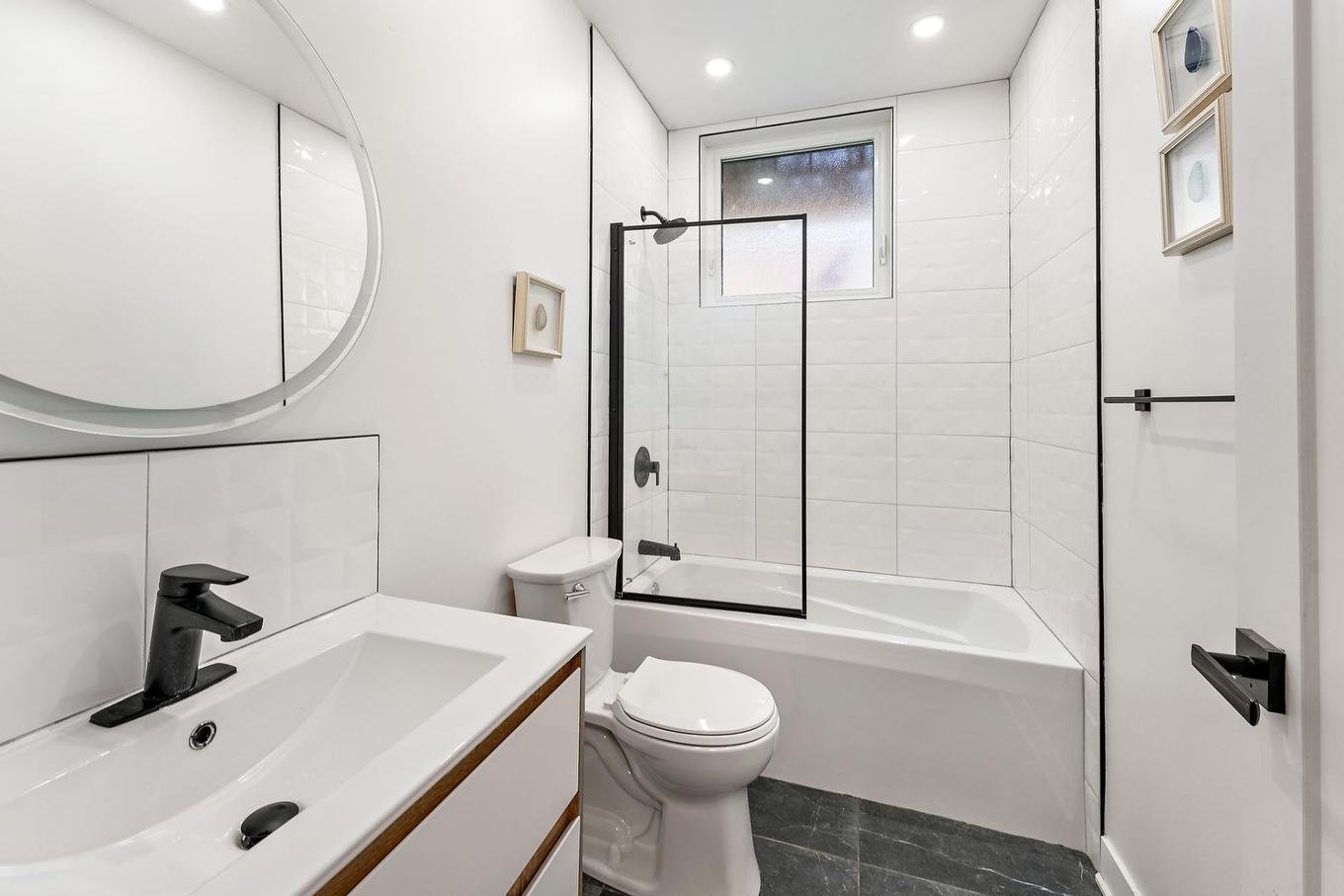 Salle de bains - 845 Rue Abbott, Montréal (Saint-Laurent), QC - Indoor Photo Showing Bathroom