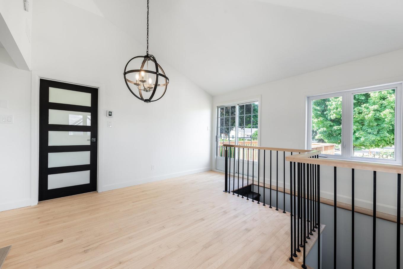 Salle à manger - 194 44E Rue O., Venise-En-Québec, QC - Indoor Photo Showing Other Room