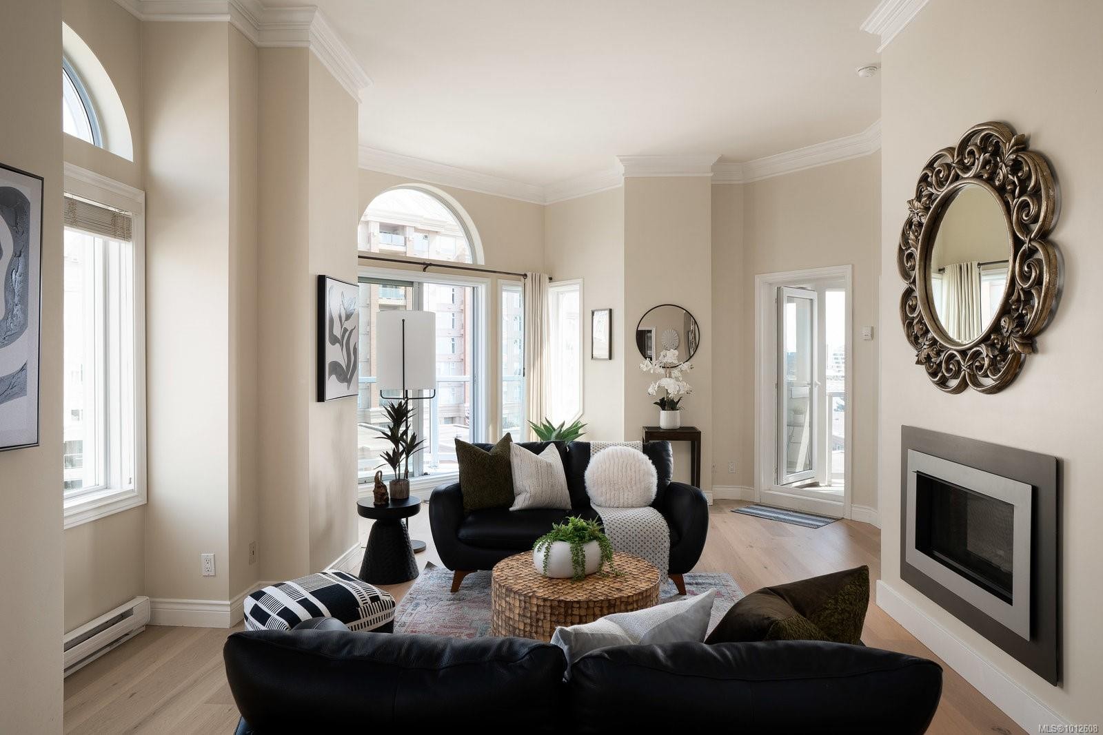 518-10 Paul Kane Pl, Victoria, BC - Indoor Photo Showing Other Room With Fireplace