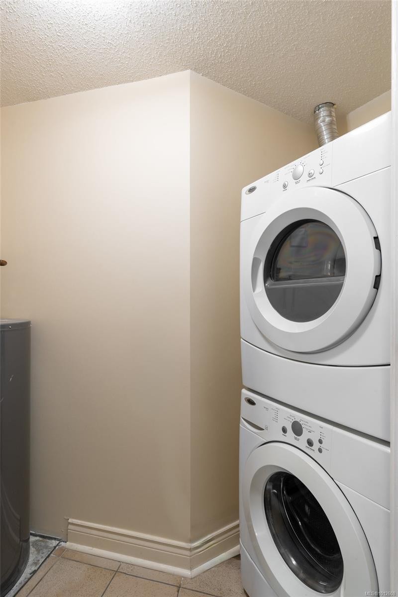 518-10 Paul Kane Pl, Victoria, BC - Indoor Photo Showing Laundry Room