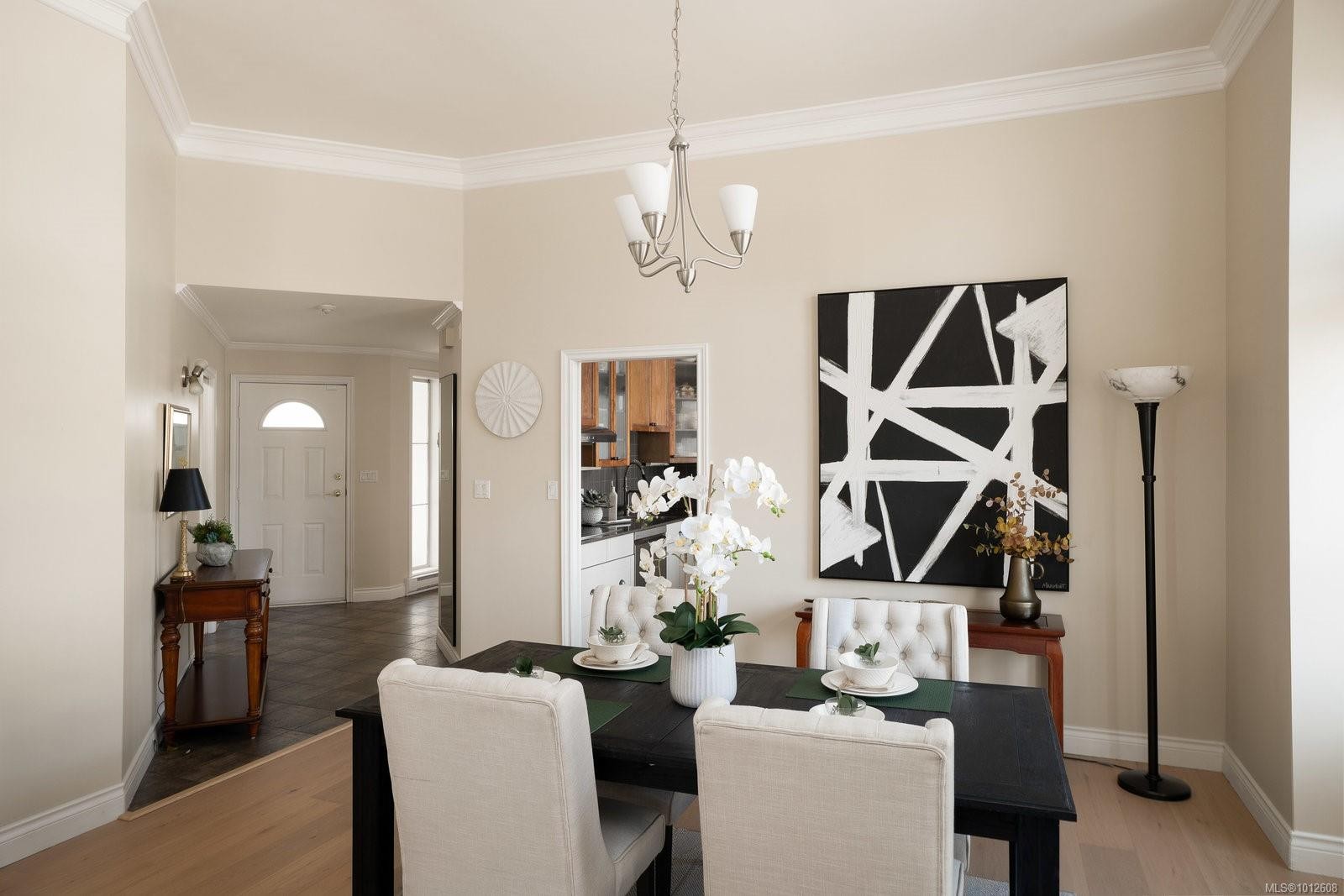 518-10 Paul Kane Pl, Victoria, BC - Indoor Photo Showing Dining Room