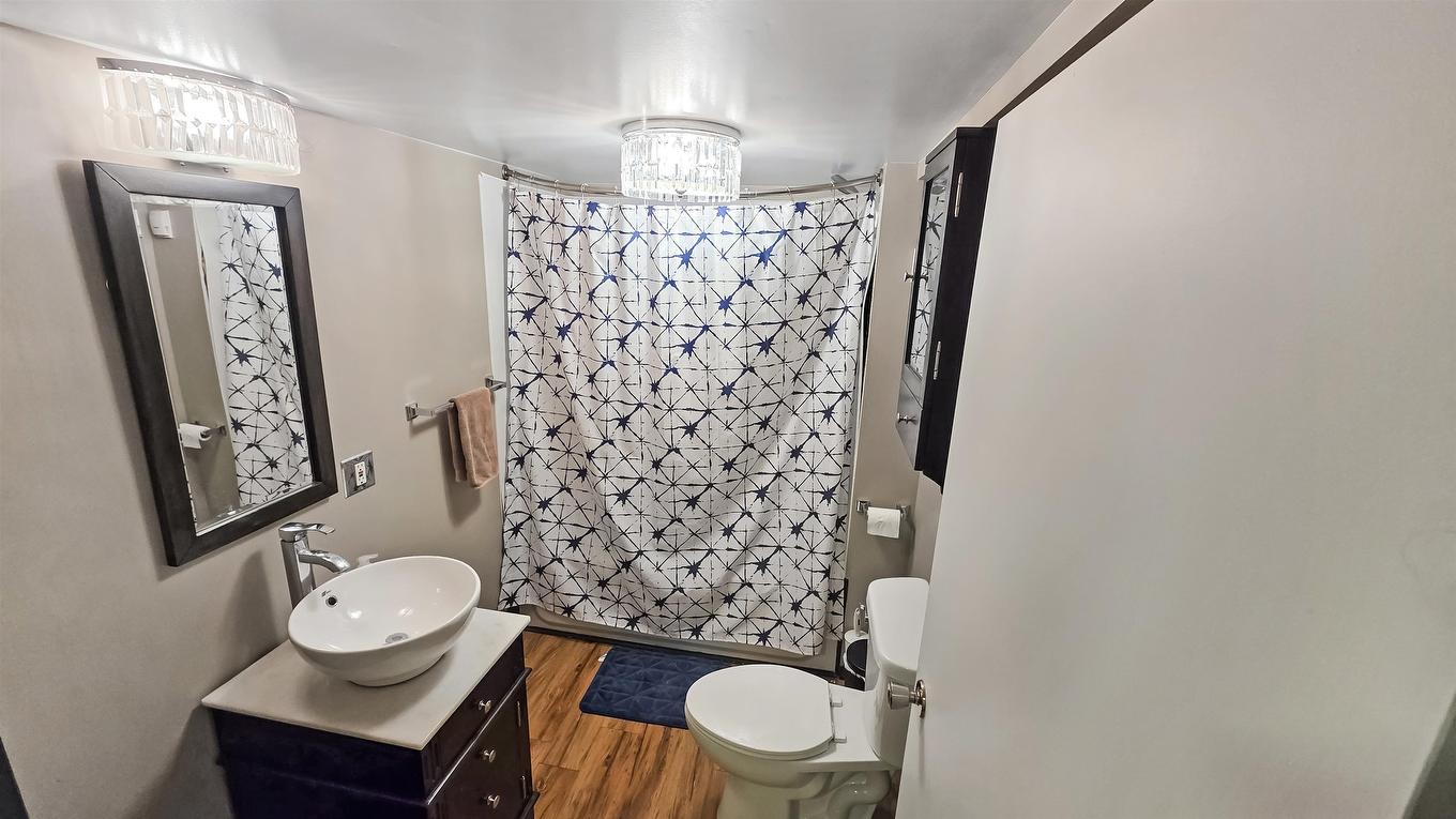 912 Ninth Street N, Kenora, ON - Indoor Photo Showing Bathroom