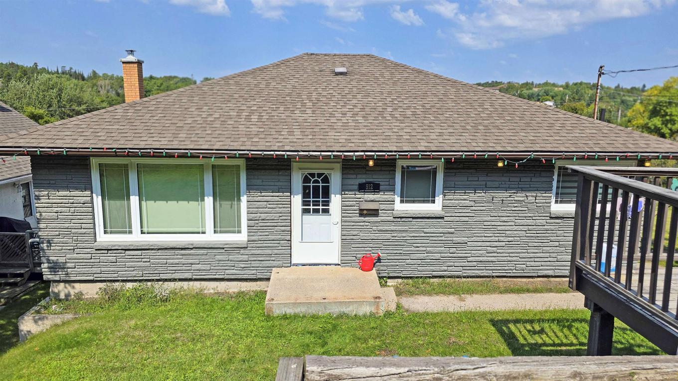 912 Ninth Street N, Kenora, ON - Outdoor