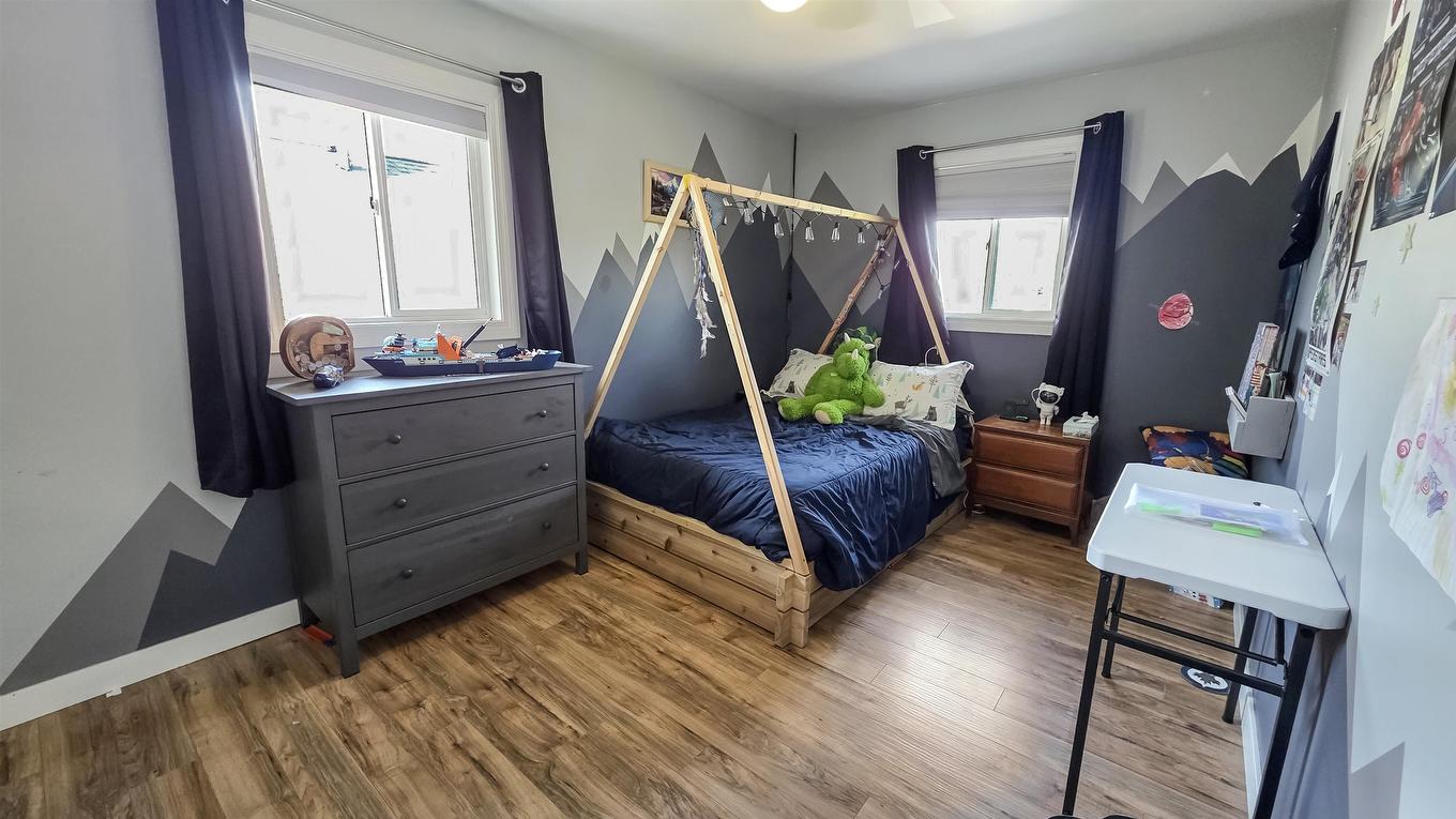 912 Ninth Street N, Kenora, ON - Indoor Photo Showing Bedroom