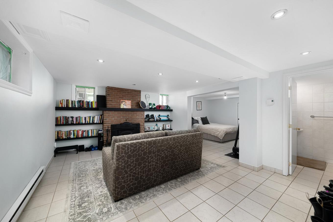 Sous-sol - 4684 Av. Hingston, Montréal (Côte-Des-Neiges/Notre-Dame-De-Grâce), QC - Indoor With Fireplace