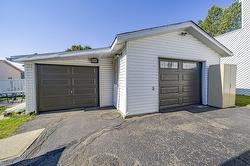Garage -