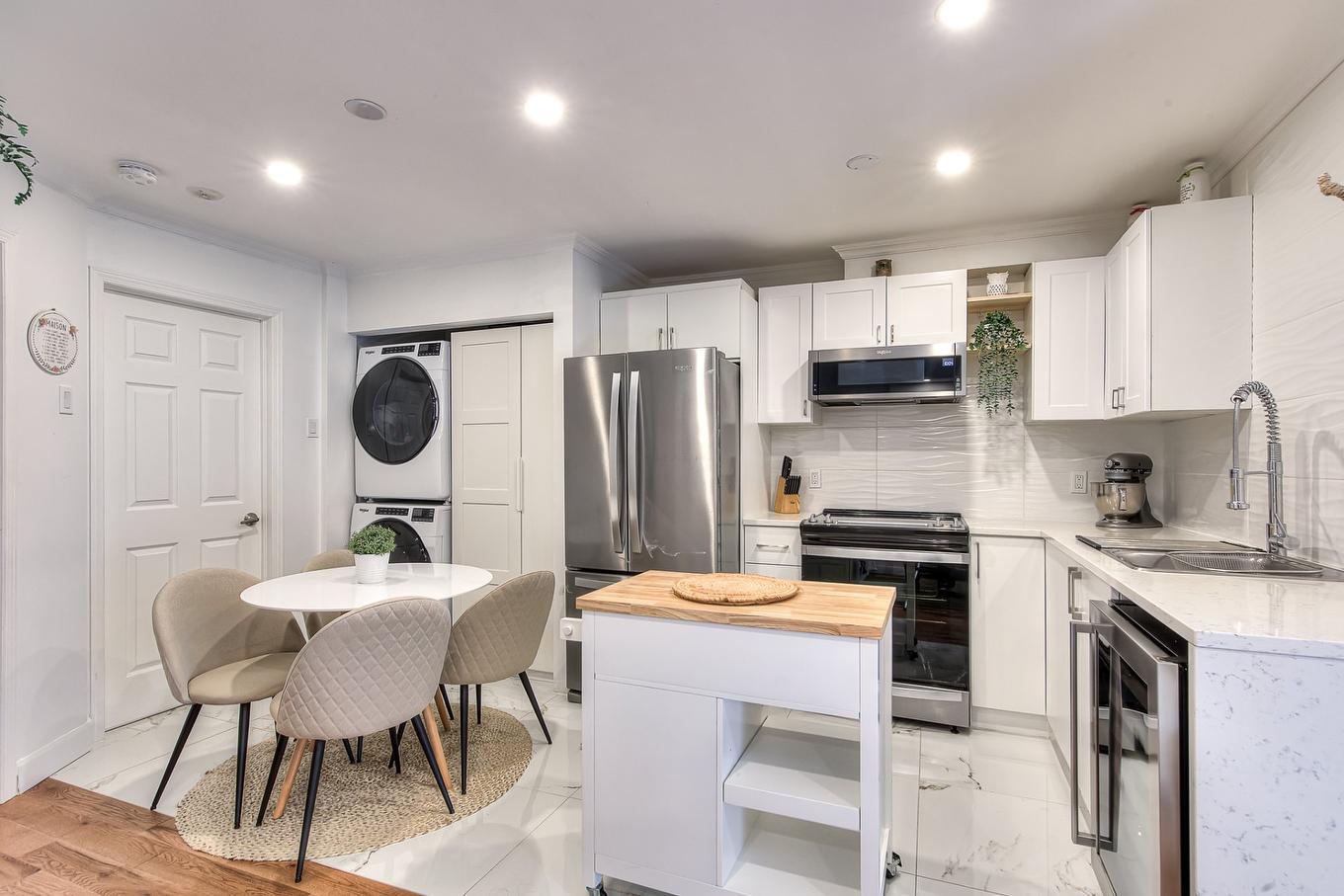 Vue d'ensemble - A-7217 Rue Chouinard, Montréal (Lasalle), QC - Indoor Photo Showing Kitchen